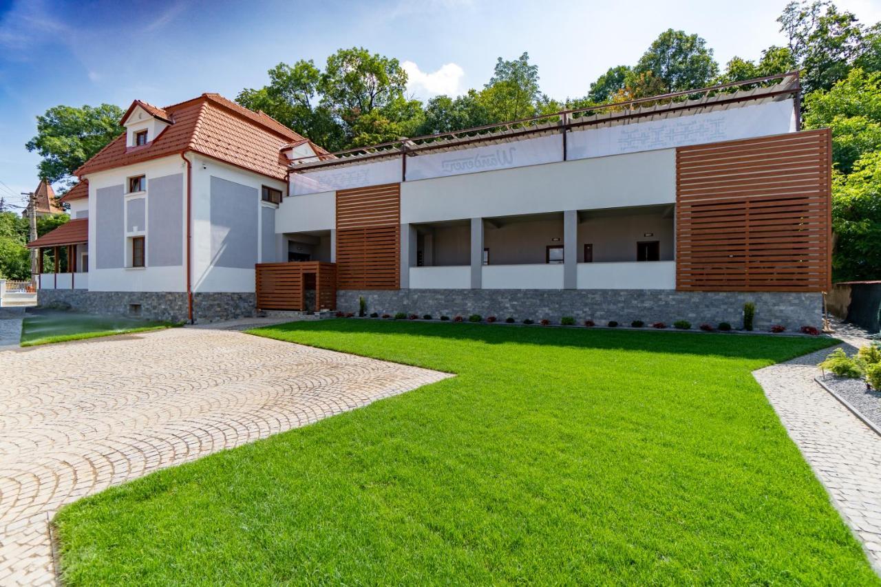 Wanderer Sighisoara Hotel Bagian luar foto