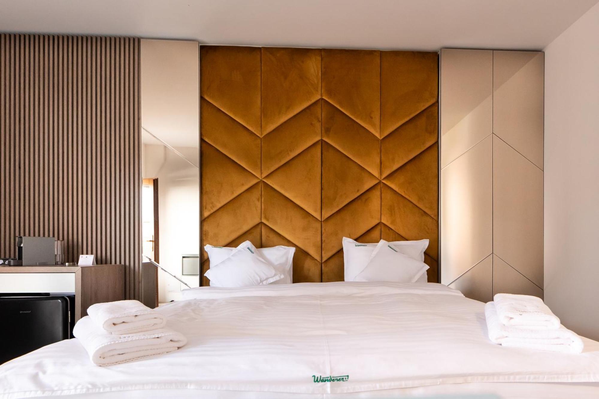Wanderer Sighisoara Hotel Bagian luar foto