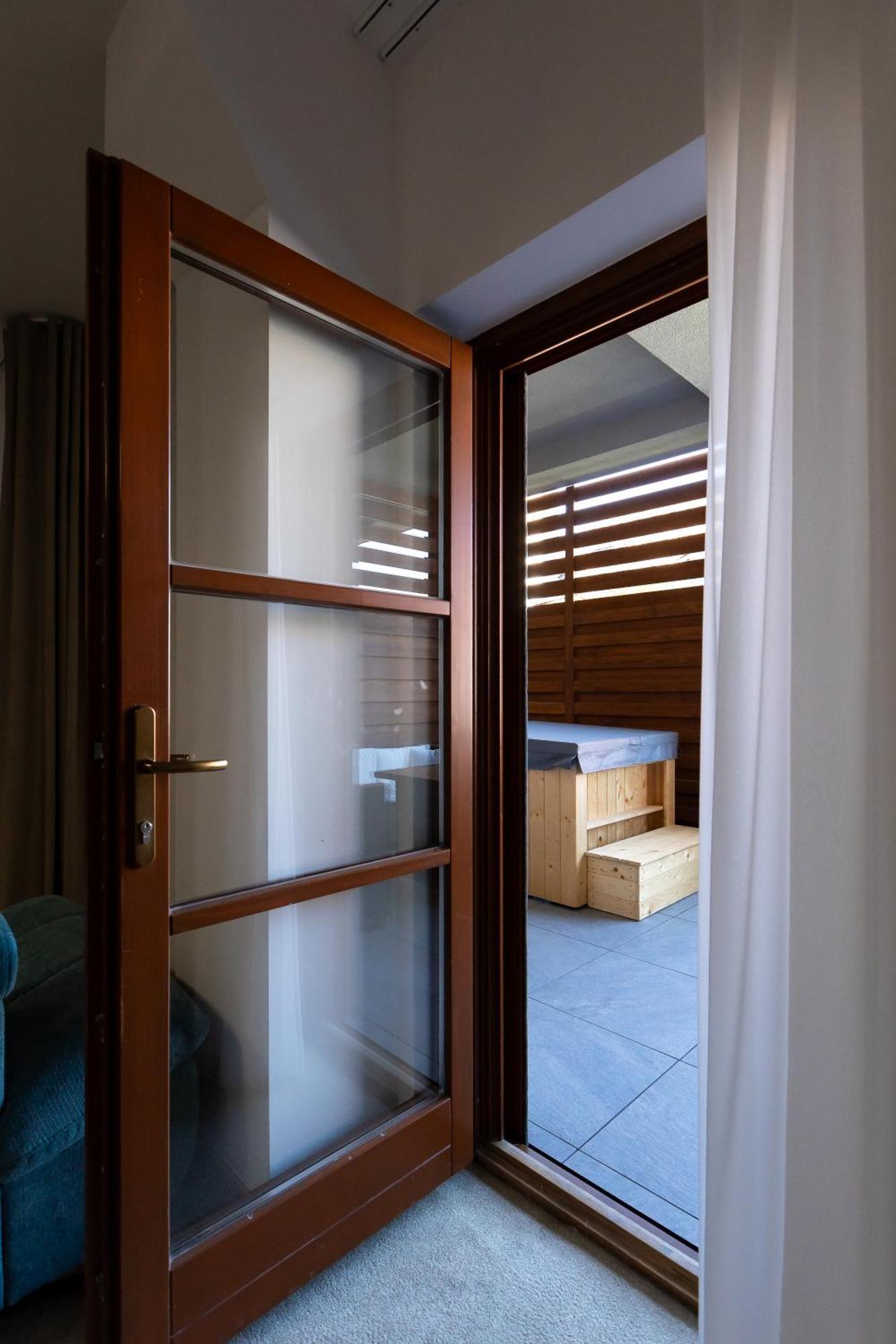 Wanderer Sighisoara Hotel Bagian luar foto