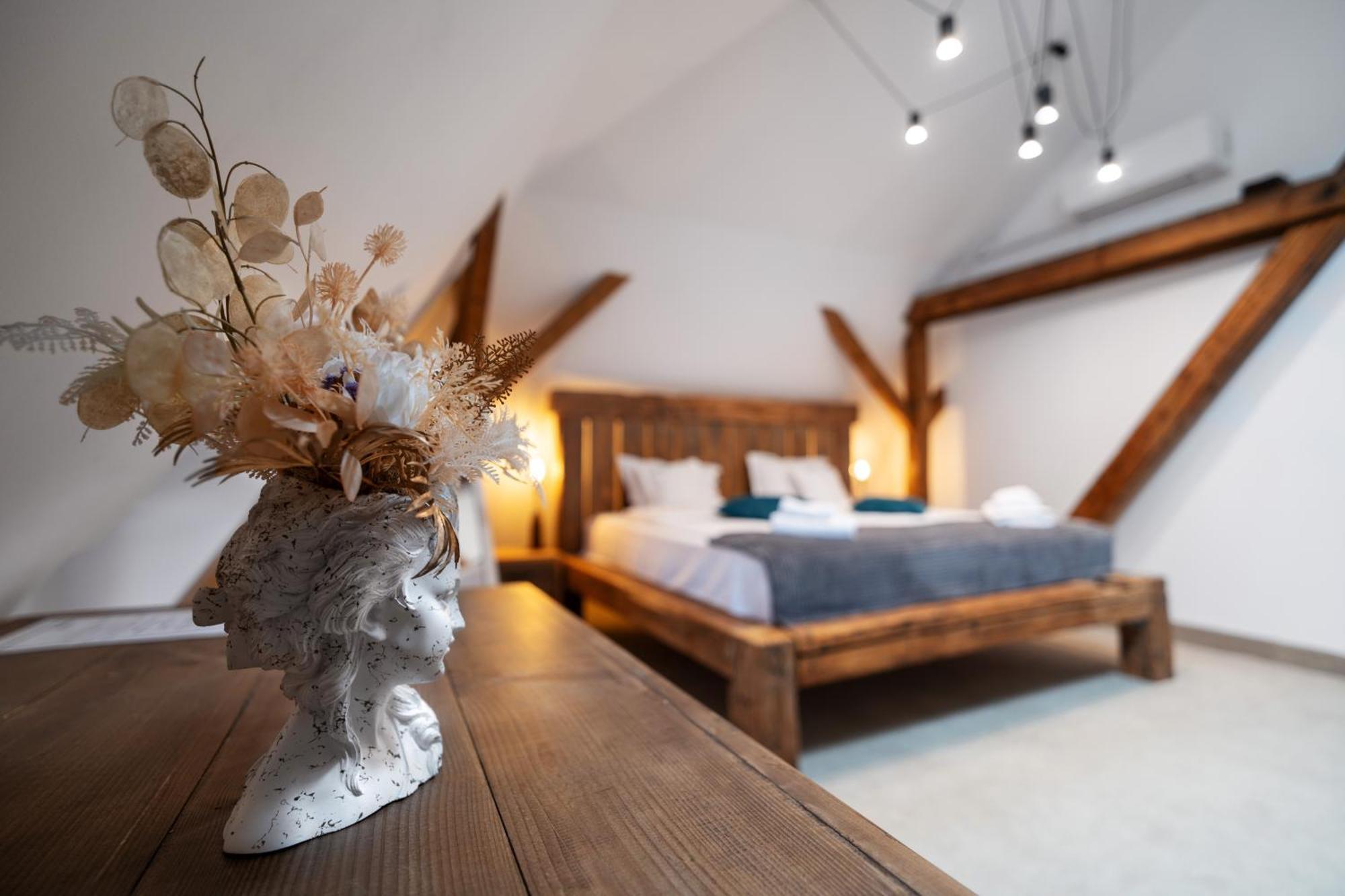 Wanderer Sighisoara Hotel Bagian luar foto